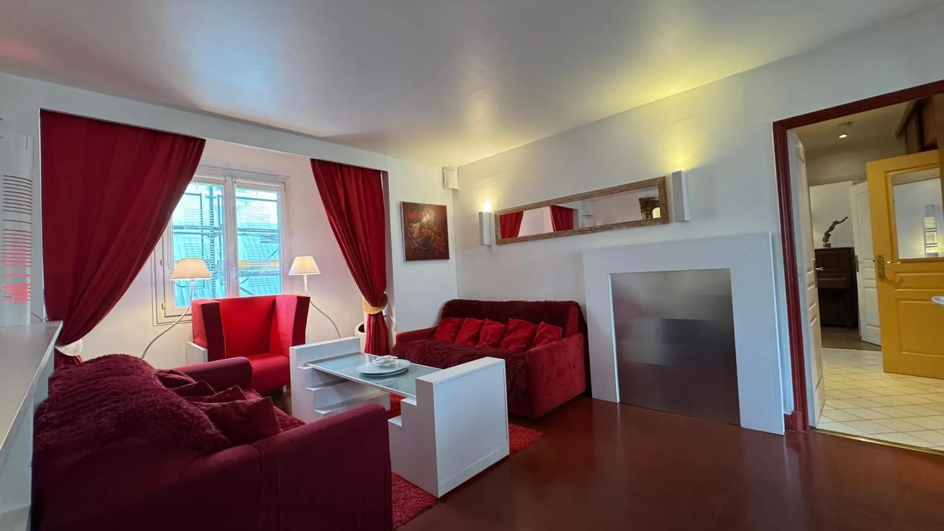 Appartement Red Flat Paris 0*,  France