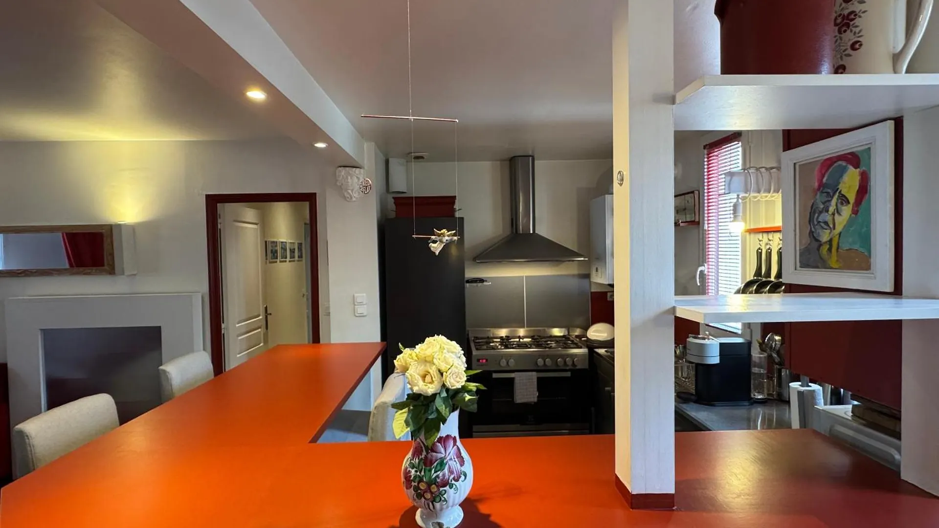 Red Flat Paris Apartment