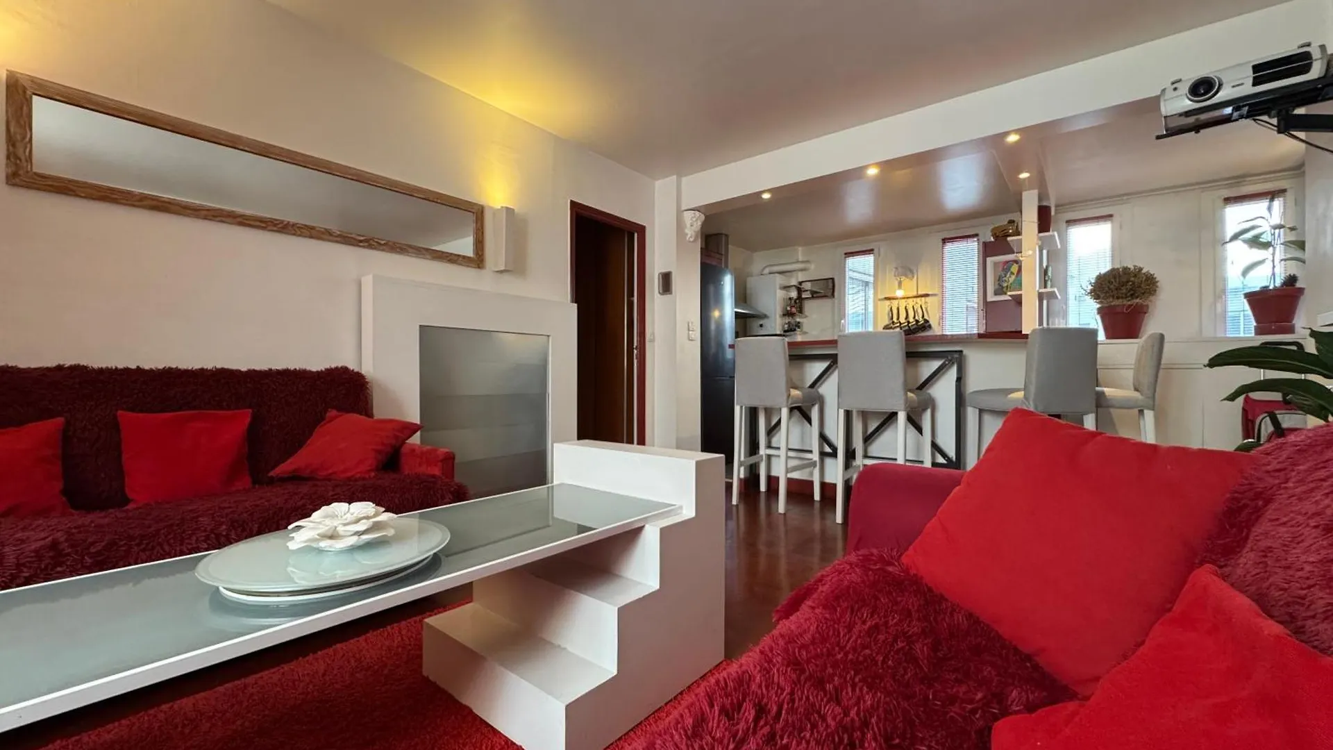 Red Flat Paris Apartment